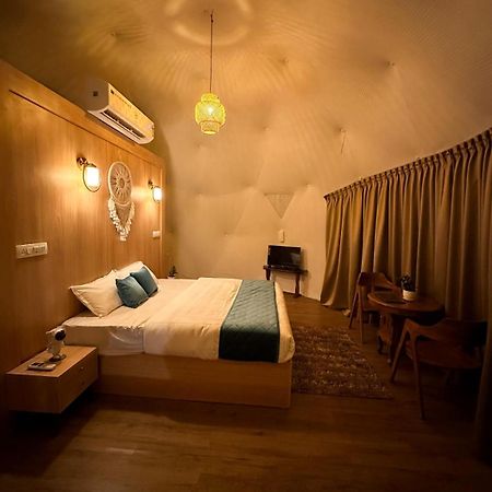 Hotel Wildglamps Athirappilly Exterior foto